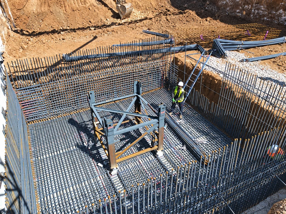 Armadura de cimentación y trabajo en obra